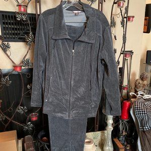 White Stag Jogging Suit